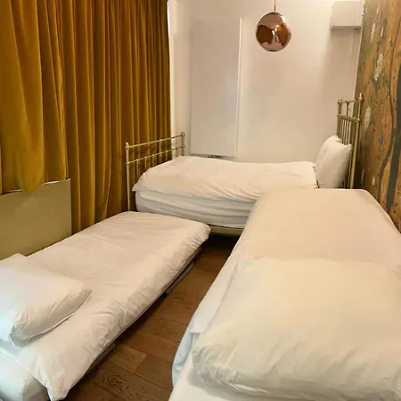 Beautiful With Asian Style Bedroom Near Rai & Center Bed & Breakfast