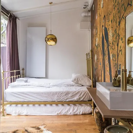 Beautiful With Asian Style Bedroom Near Rai & Center Bed and breakfast