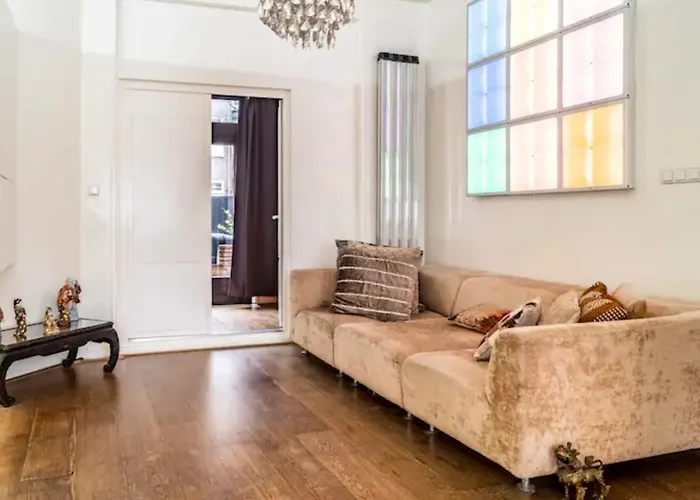 Beautiful With Asian Style Bedroom Near Rai & Center